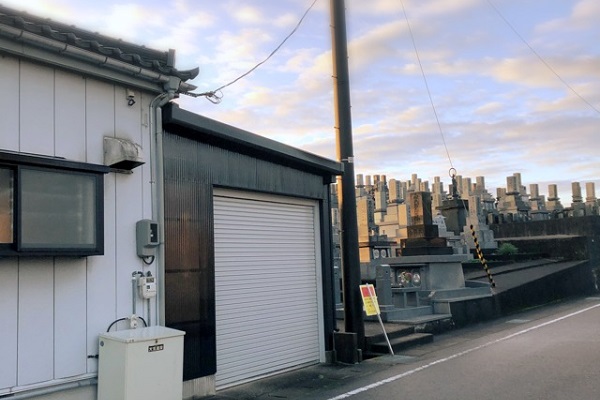 お墓の近くの土地に住むと悪いことが起こる？家相・風水の見解  開運 